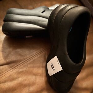 UGG Men's Black Slip-On Sandals